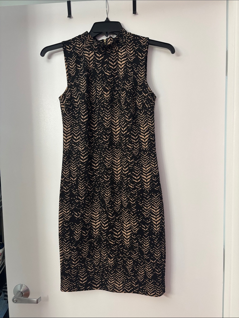 Vince Camuto Black and Tan Sleeveless Midi Sheath Dress